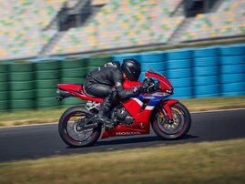 24YM CBR600RR R380 Grand Prix Red 09