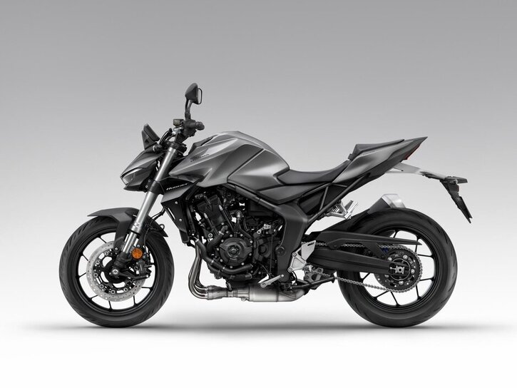 25YM-CB1000-Hornet-Mat-Iridium-Gray-NHC64-aws-006