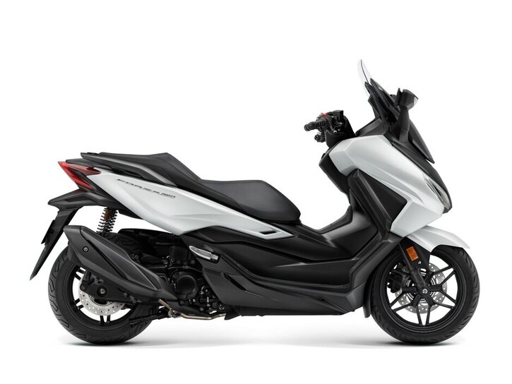 25YM NSS350 Forza Mat Pearl Cool White NHB44 001