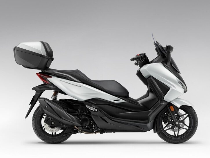25YM NSS350 Forza Mat Pearl Cool White NHB44 003