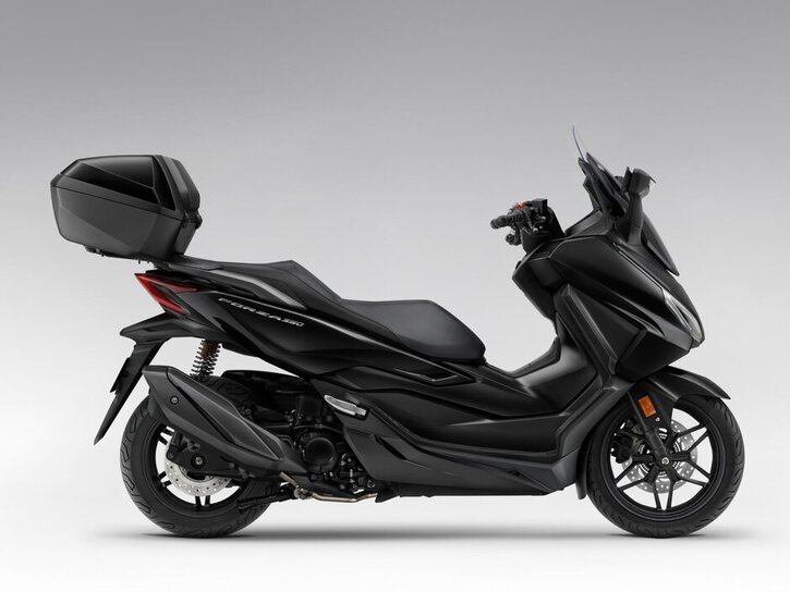 25YM NSS350 Forza Pearl Nightstar Black NHA84 003