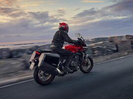 26YM 01 CB1000GT R380 GrandPrixRed aws 16