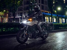 26YM 02 CB1000GT Studio NHC47P PearlDeepMudGray aws 09