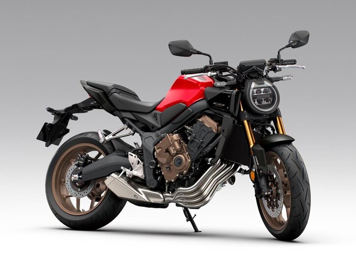 26YM 02 CB650R EClutch R380 GrandPrixRed Studio aws 02