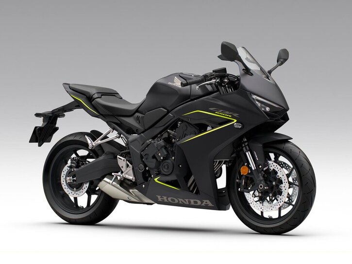 26YM 01 CBR650R EClutch NH436M MatGunpowderBlackMetallic Studio aws 03