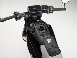 26YM Honda WN7 Graphite Black 013