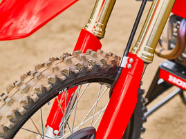 27YM CRF250R Extreme Red dam 035