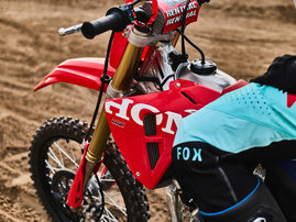 27YM CRF250R Extreme Red dam 041