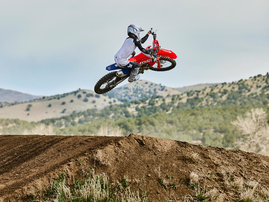 27YM CRF450R Extreme Red dam 007
