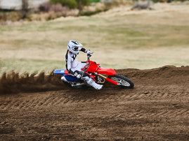 27YM CRF450R Extreme Red dam 011