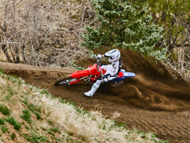 27YM CRF450R Extreme Red dam 012