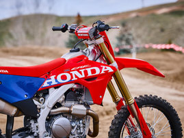 27YM CRF450R Extreme Red dam 015