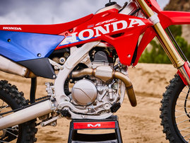 27YM CRF450R Extreme Red dam 019
