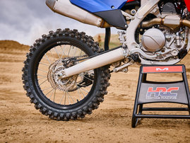 27YM CRF450R Extreme Red dam 030