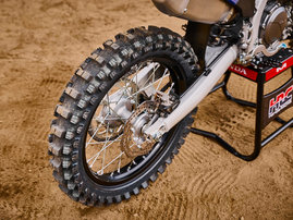 27YM CRF450R Extreme Red dam 031