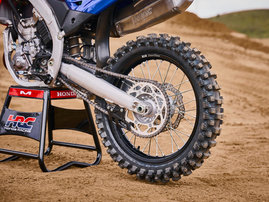 27YM CRF450R Extreme Red dam 032