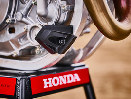 27YM CRF450R Extreme Red dam 035