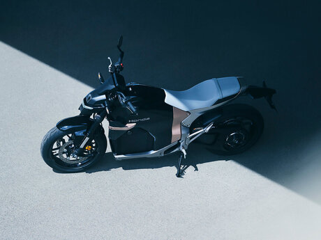 26YM - Honda WN7 - act 2